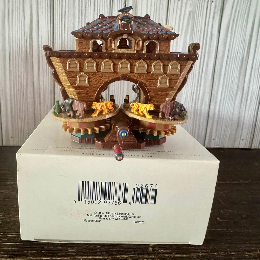 Hallmark Keepsake Noahs Ark Ornaments 2007 & 2006 Magic Motion Ken Crow Set